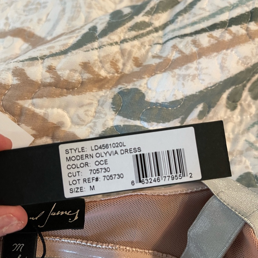 Elizabeth and James dress with pockets! - Picture 7 of 12